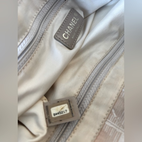 EUC Chanel handbag - Picture 6 of 6